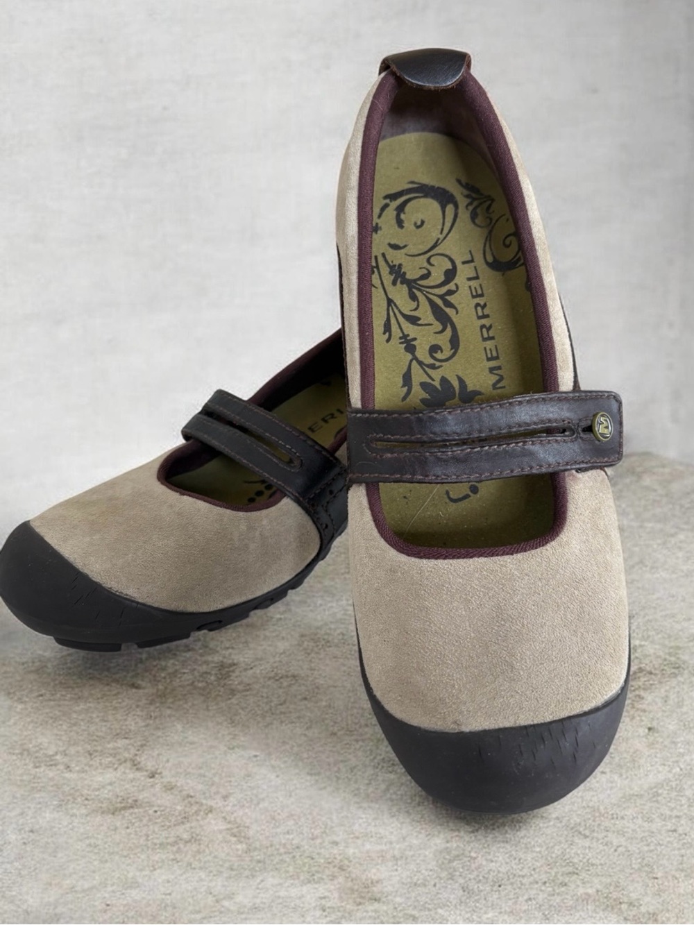 Merrell Women’s Beige Suede Mary Jane Athletic Shoe Size 8